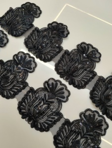 Aplique de encaje con cuentas bordadas florales Diseño destacado único para motivo texturizado decorativo para resaltar la tela - Product Image 5