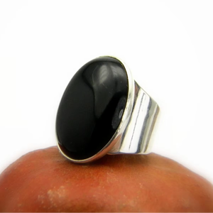 Bague en onyx noir faite à la main en argent sterling 925 cadeau de mariage pour femme ensemble de lunette élégante coupe ovale bijoux en pierres précieuses de style bohème - Product Image 1