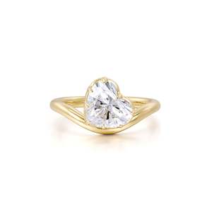 Anillo de Compromiso con Diamante Cultivado en Laboratorio con Corte Corazón Ondulado - Product Image 1