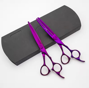 กรรไกรตัดผมผู้หญิงระดับมืออาชีพ สีม่วงไทเทเนียม เหล็ก VG10 ของญี่ปุ่น ใบมีดตรงคมสำหรับใช้ในร้านเสริมสวย - Product Image 5