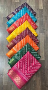 Saree ขอบผ้าไหมที่มีคุณภาพดีที่สุดผ้านุ่มทันสมัยสไตล์การพิมพ์ Saree กับเสื้อน้ำหนักงานแต่งงานปาร์ตี้และ Diwali ที่เหมาะสม - Product Image 3