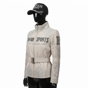 Veste Softshell pour femmes 320 GSM Beige Strass Transfert thermique Logo personnalisé Panneaux avant du corps Ajustement ceinturé Veste Softshell pour femmes - Product Image 4