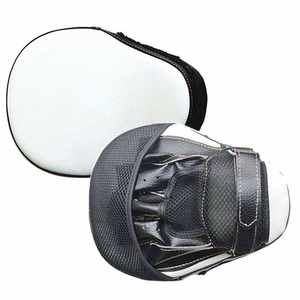 แผ่นรองฝึกซ้อมหนังวัวพิมพ์โลโก้คุณภาพสูงแบบกำหนดเอง แผ่นรองมือสำหรับคิกบ็อกซิ่งระดับมืออาชีพ และถุงมือชกมวยศิลปะการต่อสู้ PU - Product Image 2