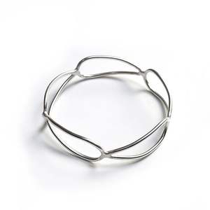 Bracelet en métal tendance, idéal pour les sorties décontractées, les événements formels, les fêtes, les cadeaux et le port quotidien, accessoire de mode - Product Image 6