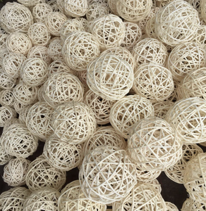 Décoration de boule de Noël en rotin du Vietnam, utilisant du rotin tissé à la main, idéale pour la décoration de Noël et la décoration festive thématique - Product Image 3