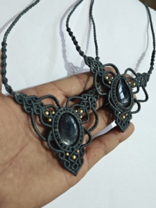 Collier macramé Labradorite fait à la main fils de couleur noire avec perles pierre ovale et poire pierre précieuse 20x30mm collier à breloques - Product Image 4