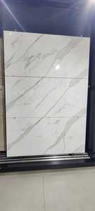 Azulejo de suelo de porcelana 800x1600mm Losa grande 9mm de espesor Antideslizante Diseño europeo moderno Calidad de grado AAA Hecho EN LA India - Product Image 4