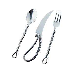 Couteaux de table de style vintage inspirés des festins médiévaux Couteaux médiévaux décoratifs conçus pour une utilisation sur la table de banquet Couteaux de table - Product Image 1