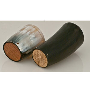 Verre à boisson personnalisé en forme de corne, fabriqué en Inde, unique, incurvé, OX par HANNAN HANDICRAFT, en provenance d'Inde - Product Image 1