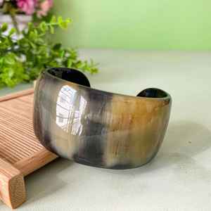 Best Design Fashion Cuff <b>Bracelet</b> Natural Buffalo Horn White Horn Colour Agate Hand <b>Love</b> Bangle - Product Image 2
