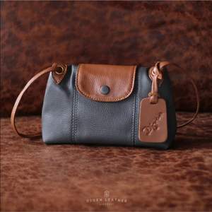 Sac Hobo à carreaux et rayures tissés à la main Solstice avec bandoulière en cuir véritable Pochette à bandoulière artisanale d'Indonésie - Product Image 2