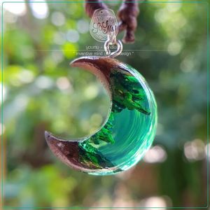 2024 vente en gros créatif fait à la main brillant tradition aiguilles en unique bleu foncé ciel nuages résine collier lumineux pour les femmes - Product Image 6