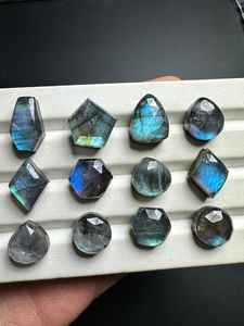 Piedra preciosa de labradorita de la mejor calidad 100% Piedra preciosa curativa de labradorita genuina Piedra preciosa de labradorita para hacer joyas - Product Image 1