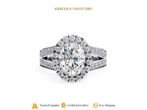 Anillo de Compromiso Ovalado con Halo de Diamantes Cultivados en Laboratorio con Certificación IGI de 1.50 Quilates, Oro Amarillo de 18K, Doble Banda con Pavé de Diamantes Finos - Product Image 3