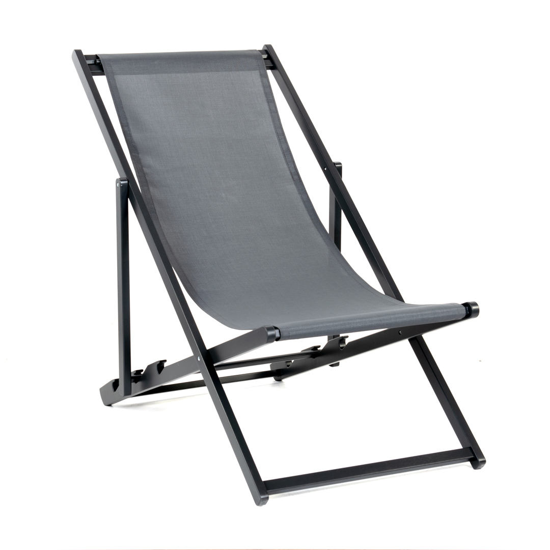 สีเทาเข้ม