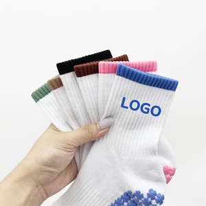 ถุงเท้ากีฬาผ้าฝ้ายสำหรับผู้หญิง แบบข้อสูง กันลื่น สำหรับพิลาทิส โยคะ  ลายทางพื้นฐาน สกรีนโลโก้ตามสั่ง สำหรับการสั่งซื้อจำนวนมาก คุณภาพแบรนด์ ป้องกันการลื่น - Product Image 1