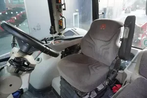 Tracteur Massey Ferguson 7720 d'occasion, moteur diesel puissant, machine agricole - Product Image 4