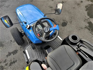 Tractor de un solo eje Solis 26 hidrostático de 33 HP con caja de cambios y cojinete de motor - Product Image 5