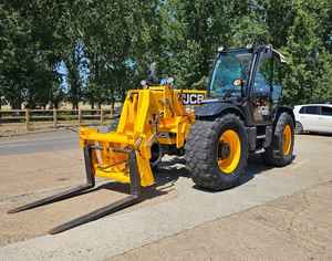 Chariot télescopique JCB 526-56 avec moteur et composants essentiels, 1000 heures, 4000 kg, pour la manutention de matériaux sur chantier - Product Image 6