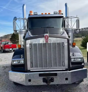 รถบรรทุกหัวลากแบบมีห้องนอน T800 Tri Axle Sleeper มือสองสภาพดี - หลังคาปานกลาง 601 แรงม้า เกียร์ธรรมดา 18 สปีด - Product Image 1