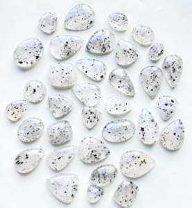 ลายจุดสีดำตามธรรมชาติของ100% อัญมณีเกรด AAA อัญมณีหลวมที่มีรูปร่างผสมสำหรับการทำเครื่องประดับคริสตัลบำบัด - Product Image 1