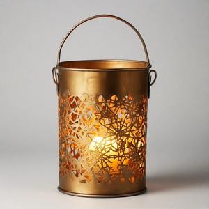 GlimmerJoy Bougeoir en aluminium Winter Blessing Design élégant parfait pour le réveillon de Noël et la décoration des fêtes - Product Image 6