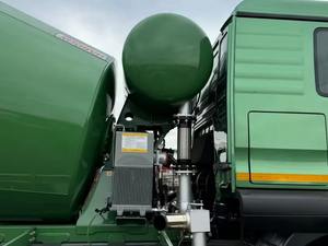 Camion malaxeur à béton HOWO à vendre - Product Image 5