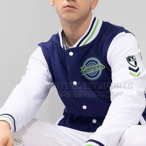 Veste universitaire décontractée pour homme avec manches longues et poches latérales avant Veste universitaire moderne pour homme avec finition lisse - Product Image 1