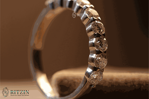 0,99 TCW forma redonda Moissanite Diamond Half Eternity Wedding Band para mujeres/ella/Girlfreind - Product Image 4