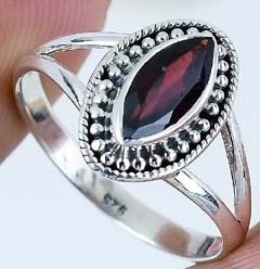 แหวนพลอยเงินสเตอร์ลิง925ทำด้วยมือแหวนเครื่องประดับชุบเงินวินเทจสำหรับงานแต่งงานหรืองานปาร์ตี้ที่มีโกเมนธรรมชาติ - Product Image 4