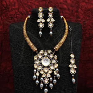 Belle Noir Rhodium Polonais Plein Kundan Pierres Designer Partie Porter Fantaisie Style Court Kundan Bijoux Collier Ensembles de Bijoux - Product Image 1