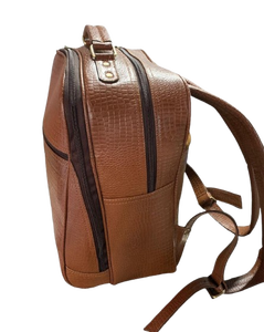 DIVINE INTERNATIONAL - Mochila de Cuero de Cocodrilo Hecha a Mano a Precios Bajos, Asa Resistente, Cierre de Cremallera, Cuero de Cocodrilo Auténtico, Uttar Pradesh - Product Image 2