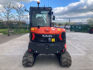 รถขุดขนาดเล็ก Kubota KX040-5 ที่เชื่อถือได้ ขับเคลื่อนด้วยดีเซล ระบบไฮดรอลิก เหมาะสำหรับงานขุด ตักดิน ทำร่อง จัดสวน และงานเกษตร - Product Image 5