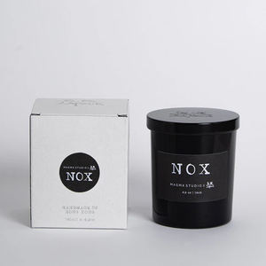 AIKUN Vente en gros de bougies parfumées de luxe en verre noir faites à la main, bougies parfumées personnalisées avec logo pour la maison, l'hôtel et les boutiques de cadeaux - Product Image 4