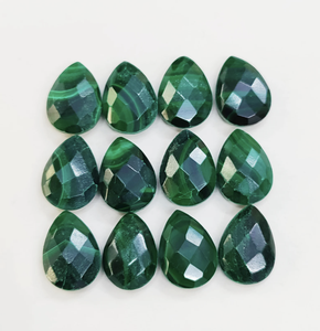 Cabujón de piedras preciosas cortadas en forma de pera malaquita AAA + para hacer piedras preciosas sueltas hechas a mano de malaquita de pera Natural - Product Image 1