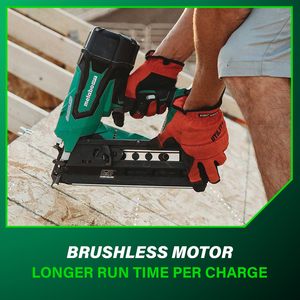 Clavadora Neumática Inalámbrica de 18V con Batería de Iones de Litio de 4.0Ah, Tira de Plástico de 3-1/2 Pulgadas y Capacidad de 2 Pulgadas para Clavos Brad - Product Image 3