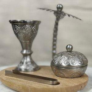 Juego de Quemadores de Incienso de Metal Antiguo, Cáliz Grabado, Tapa, Pinzas y Bandeja de Madera con Palmera, para Uso en el Hogar y Regalos - Product Image 4