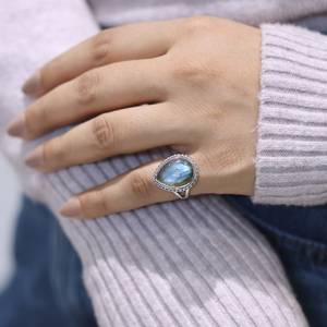 แหวนพลอยลาบราโดไรต์ทรงลูกแพร์ธรรมชาติ เงินแท้ 925 แหวนแบบวงแหวนเรียบ เครื่องประดับผู้หญิง แหวนแฟชั่นสวยหรู ราคาขายส่ง - Product Image 3