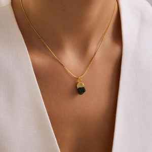 Collar Personalizado con Amatista Natural, Piedra de Nacimiento, Gema Delicada, Plata de Ley 925, Chapado en Oro de 14K - Product Image 2