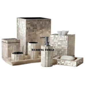 Ensemble de salle de bains en bois d'excellente qualité classique élégant en gros accessoires de salle de bains meilleure vente ensemble de salle de bains décoratif - Product Image 1