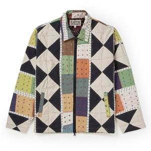 Chaqueta Casual Beige de Alta Calidad con Bordado de Patchwork Personalizado y Hombros Descubiertos para Hombre - Product Image 1