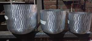 Florero de metal disponible en hierro y aluminio en estilo martillado en múltiples acabados al por mayor para la decoración del hogar y jardín - Product Image 5