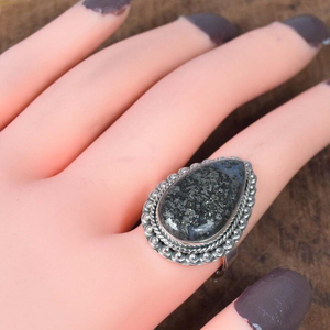 แหวนเงินแท้ 925 ประดับมาร์คาไซต์ธรรมชาติทรงลูกแพร์ งานแฮนด์เมด เครื่องประดับโดดเด่น ของขวัญสำหรับเธอ ราคาขายส่ง - Product Image 4