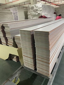 Cielo falso PVC Blanco Trắng Faux plafond PVC techo nội thất Para Cielo raso PVC Trần Bảng điều chỉnh gạch Trần cho trang trí - Product Image 6