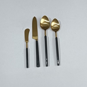 Ensemble de couverts en acier inoxydable de conception élégante avec manche en laiton émaillé MOP, comprenant cuillère, fourchette et couteau - Product Image 6