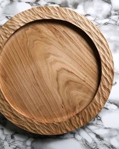 Bandeja de comida para servir de madera de nogal redonda marrón rústica de tamaño pequeño grande personalizada al por mayor con asas bandejas naturales - Product Image 6