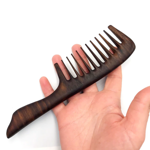 Peigne démêlant en bambou écologique pour les soins des cheveux avec manche en bois personnalisable par saniya handicraft - Product Image 3