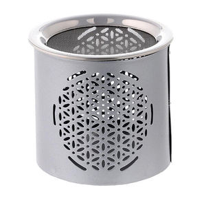 Venta caliente Metal Hierro Diseño de grabado Forma redonda Portavelas Vela votiva con acabado de plata forjada Decoración de mesa de boda - Product Image 3