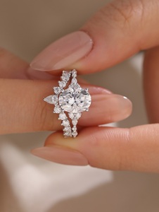 Oval Cut 10x8 Moissanite Nupcial Set Anillo de compromiso con banda de boda curvada Plata Oro Joyería para mujer OEM - Product Image 3