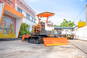 รถแทรกเตอร์ตีนตะขาบดีเซลเทอร์โบ 80 แรงม้า รุ่น HG-80VN สำหรับงานหนัก เหมาะสำหรับการเกษตรในนาข้าวและการปรับระดับพื้นดิน - Product Image 3